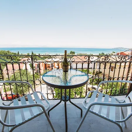 Avra Sea View Paradise Pool Aparthotel 3*
